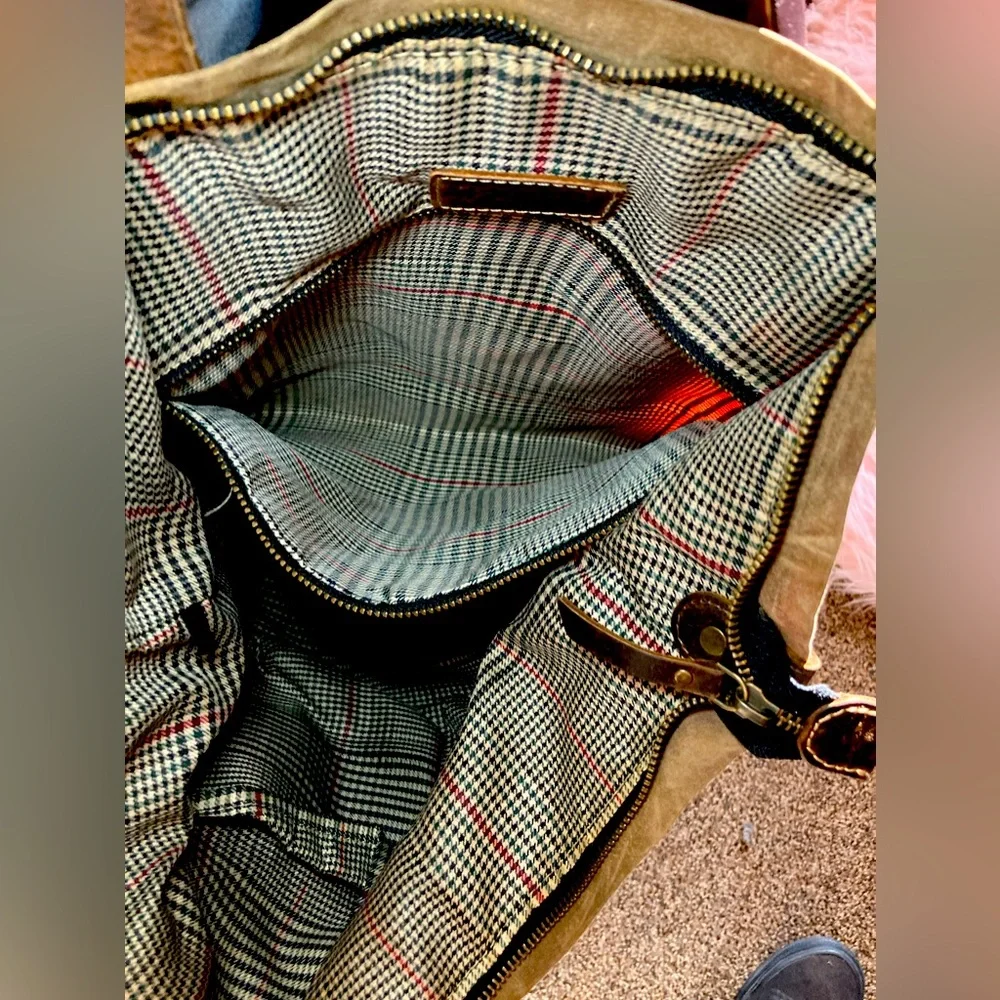 Kiko tote this is a very roomy really nice and durable tote bag. - Picture 4 of 5